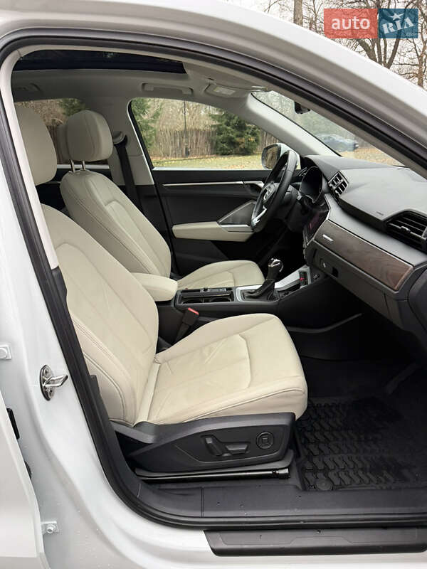 Внедорожник / Кроссовер Audi Q3 2019 в Львове