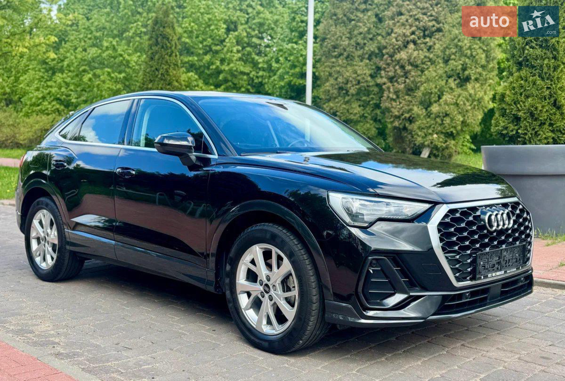 2020 Audi Q3 - фото 1