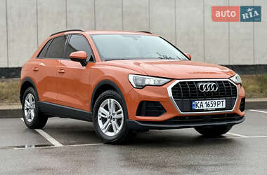 Внедорожник / Кроссовер Audi Q3 2020 в Киеве