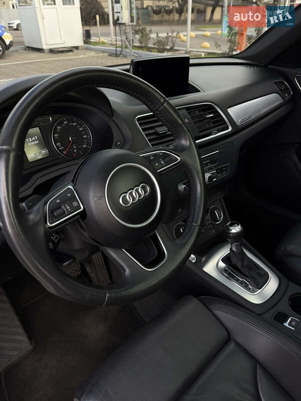 Внедорожник / Кроссовер Audi Q3 2017 в Одессе