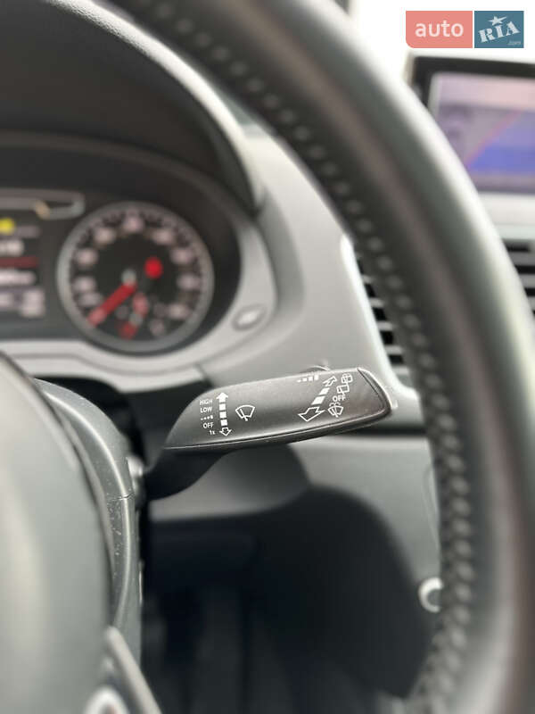 Внедорожник / Кроссовер Audi Q3 2014 в Ужгороде