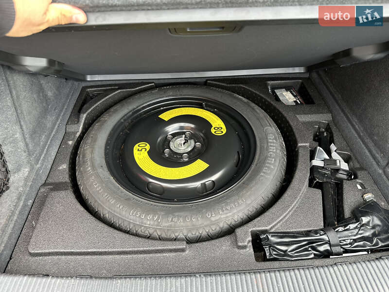 Внедорожник / Кроссовер Audi Q3 2014 в Ужгороде