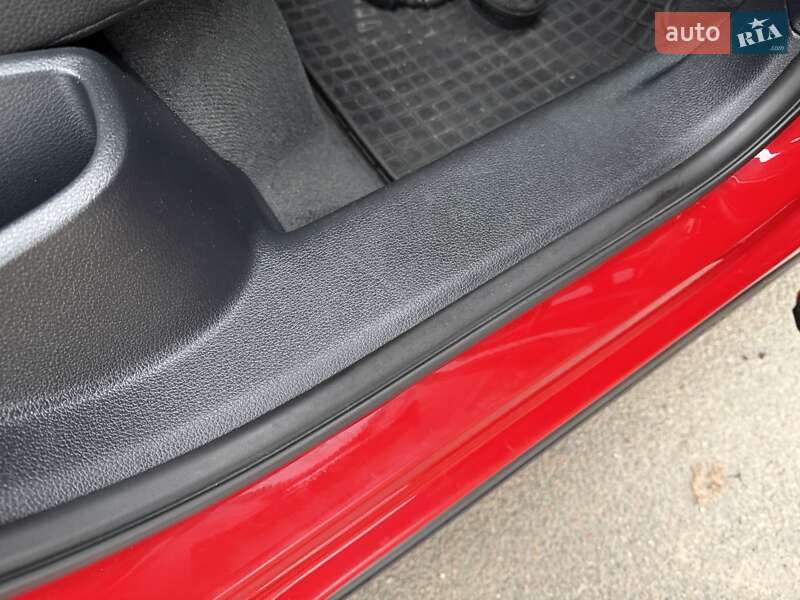 Внедорожник / Кроссовер Audi Q3 2021 в Киеве