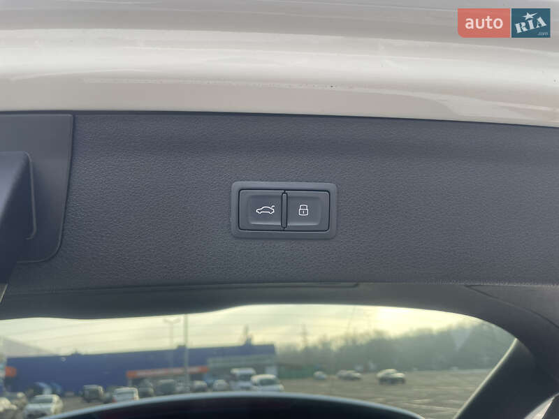 Внедорожник / Кроссовер Audi Q3 2017 в Запорожье