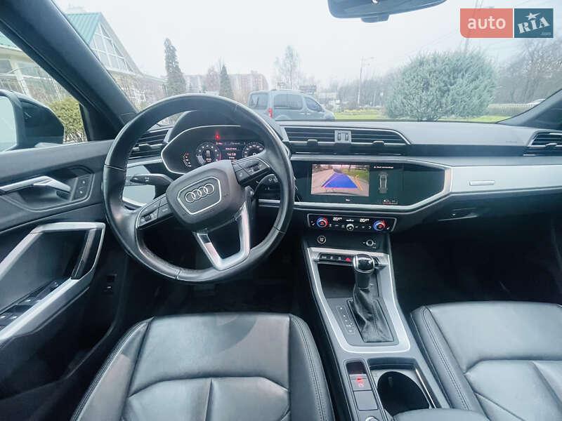 Внедорожник / Кроссовер Audi Q3 2022 в Днепре