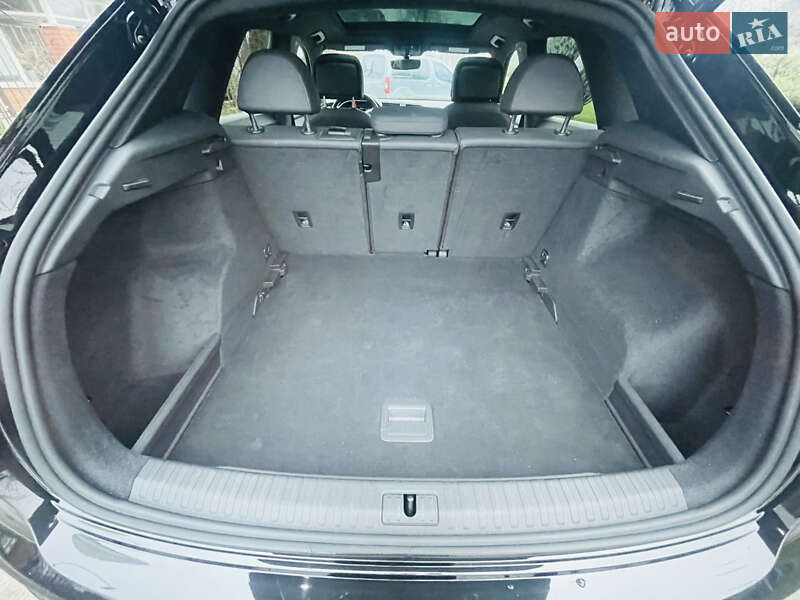 Внедорожник / Кроссовер Audi Q3 2022 в Днепре