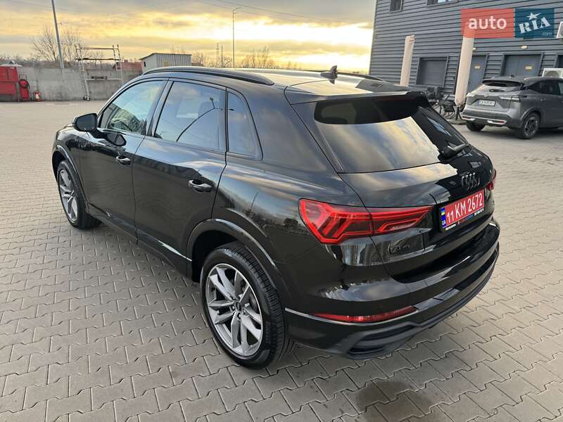 Внедорожник / Кроссовер Audi Q3 2024 в Киеве