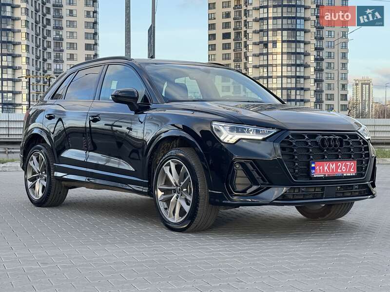 Внедорожник / Кроссовер Audi Q3 2024 в Киеве