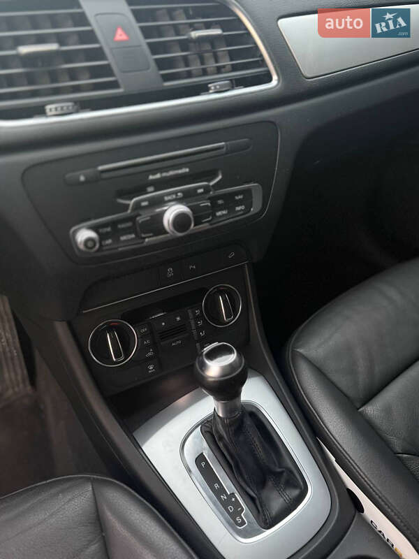 Внедорожник / Кроссовер Audi Q3 2017 в Львове