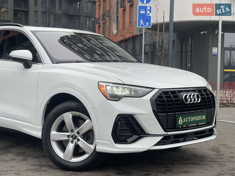 Внедорожник / Кроссовер Audi Q3 2019 в Киеве