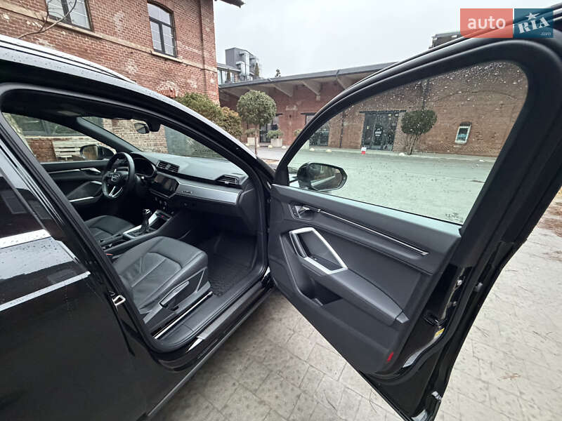 Внедорожник / Кроссовер Audi Q3 2019 в Львове