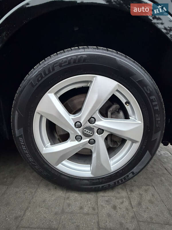 Внедорожник / Кроссовер Audi Q3 2019 в Львове