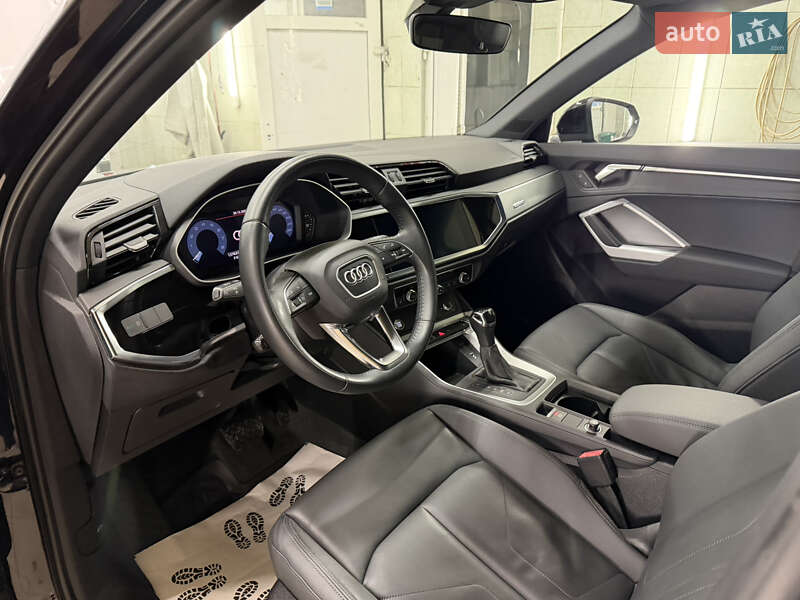 Внедорожник / Кроссовер Audi Q3 2019 в Львове