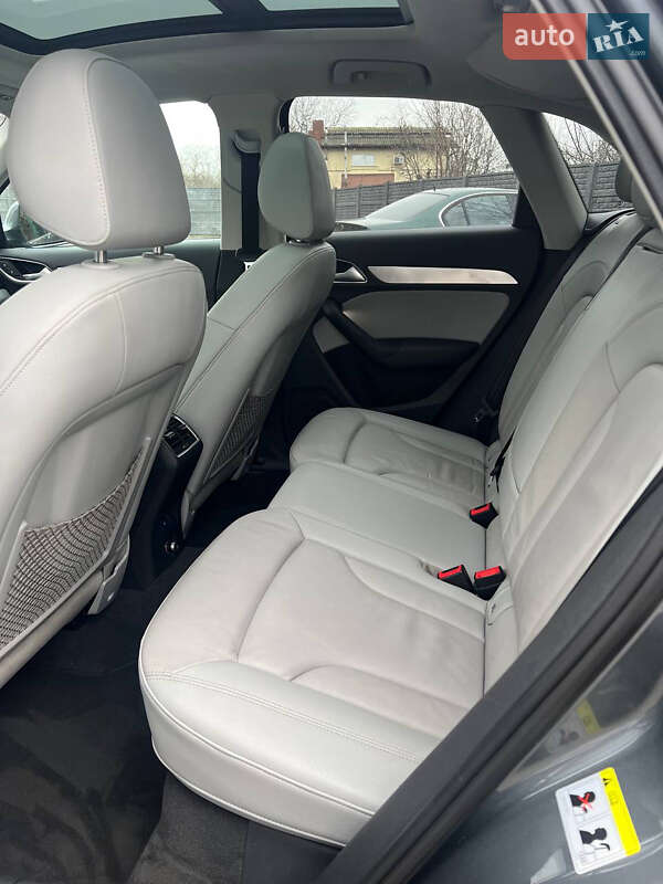 Внедорожник / Кроссовер Audi Q3 2015 в Харькове