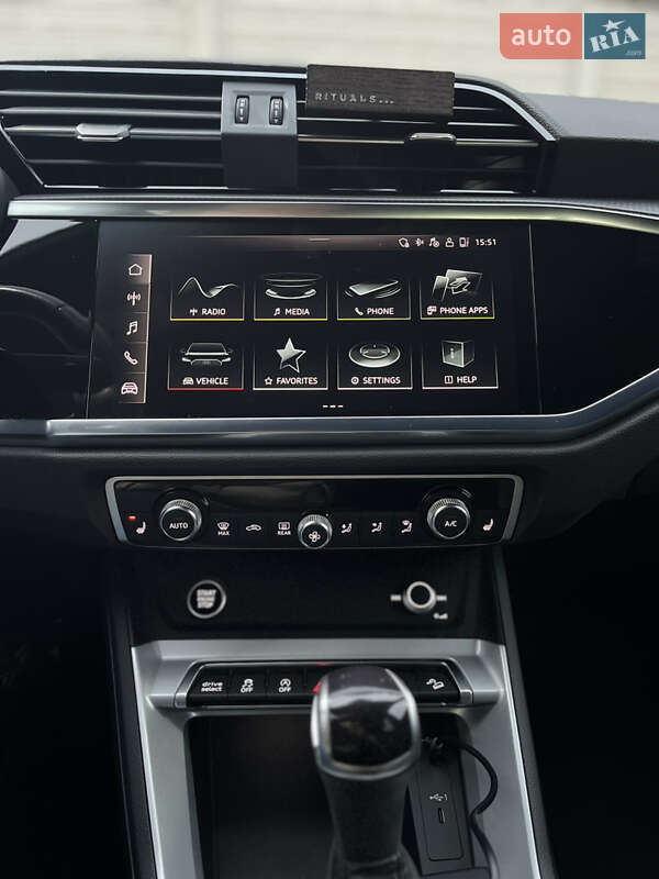 Внедорожник / Кроссовер Audi Q3 2023 в Одессе