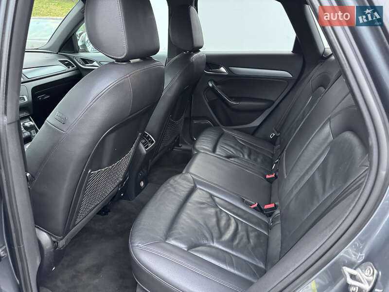 Внедорожник / Кроссовер Audi Q3 2016 в Львове