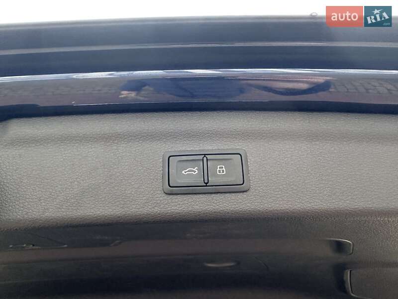 Внедорожник / Кроссовер Audi Q3 2023 в Киеве