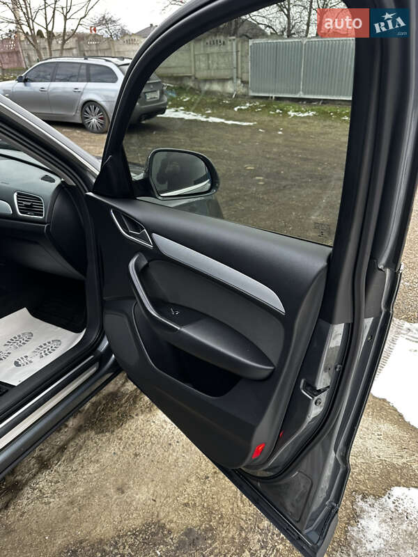 Позашляховик / Кросовер Audi Q3 2012 в Чернівцях