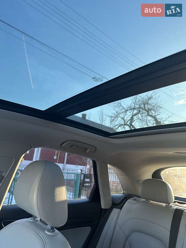 Позашляховик / Кросовер Audi Q3 2014 в Стрию