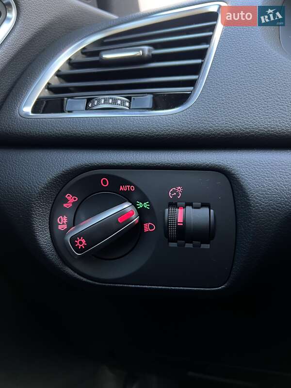 Внедорожник / Кроссовер Audi Q3 2016 в Киеве