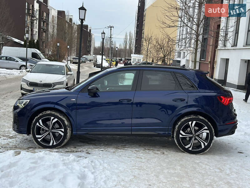 Внедорожник / Кроссовер Audi Q3 2023 в Киеве