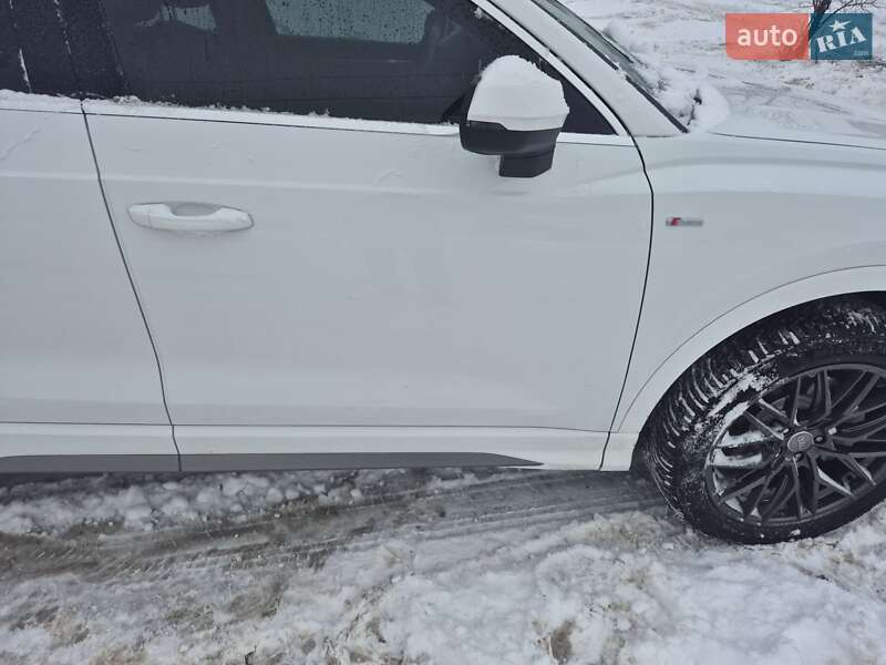 Внедорожник / Кроссовер Audi Q3 2021 в Житомире