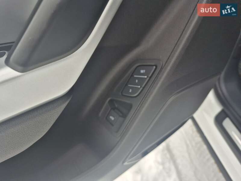 Внедорожник / Кроссовер Audi Q3 2021 в Житомире