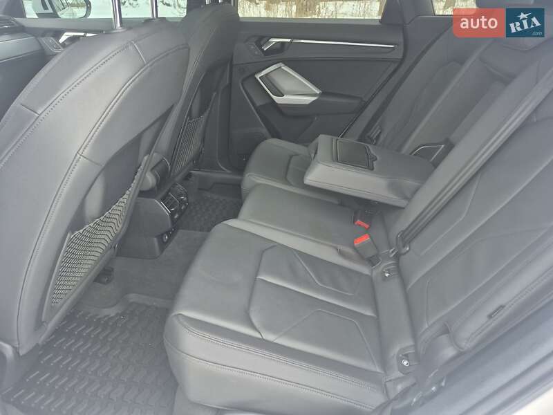 Внедорожник / Кроссовер Audi Q3 2021 в Житомире