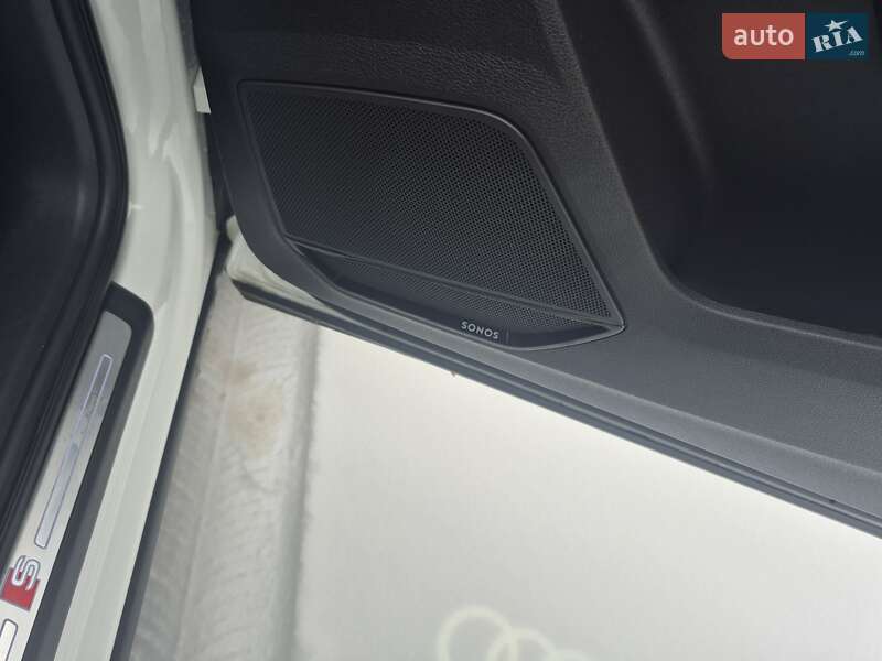 Внедорожник / Кроссовер Audi Q3 2021 в Житомире