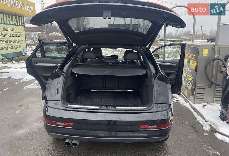 Позашляховик / Кросовер Audi Q3 2017 в Івано-Франківську