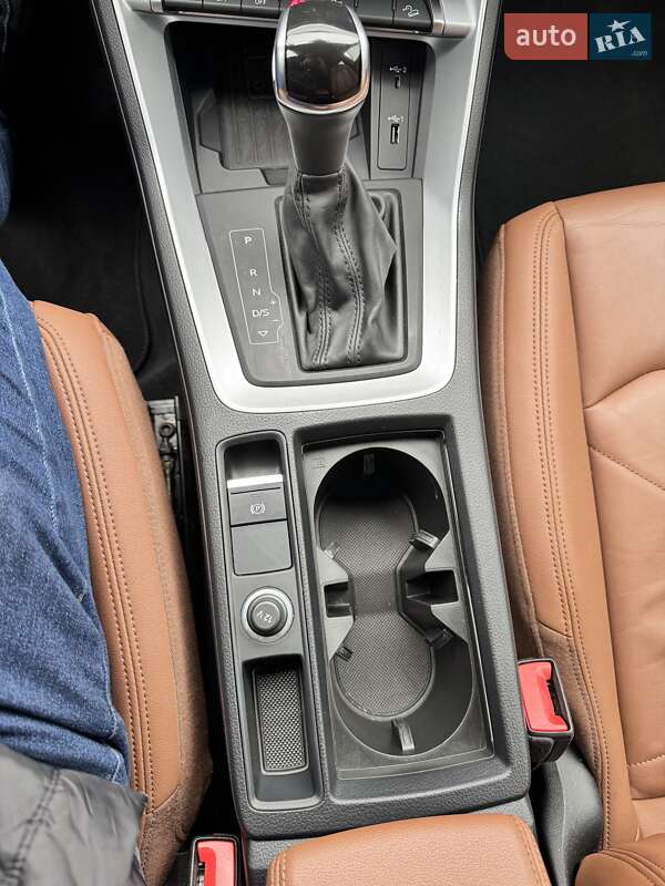 Внедорожник / Кроссовер Audi Q3 2019 в Киеве