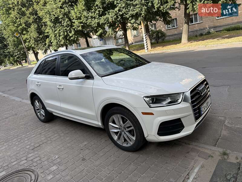 Внедорожник / Кроссовер Audi Q3 2017 в Лубнах