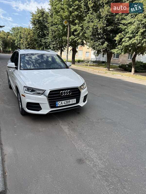 Внедорожник / Кроссовер Audi Q3 2017 в Лубнах