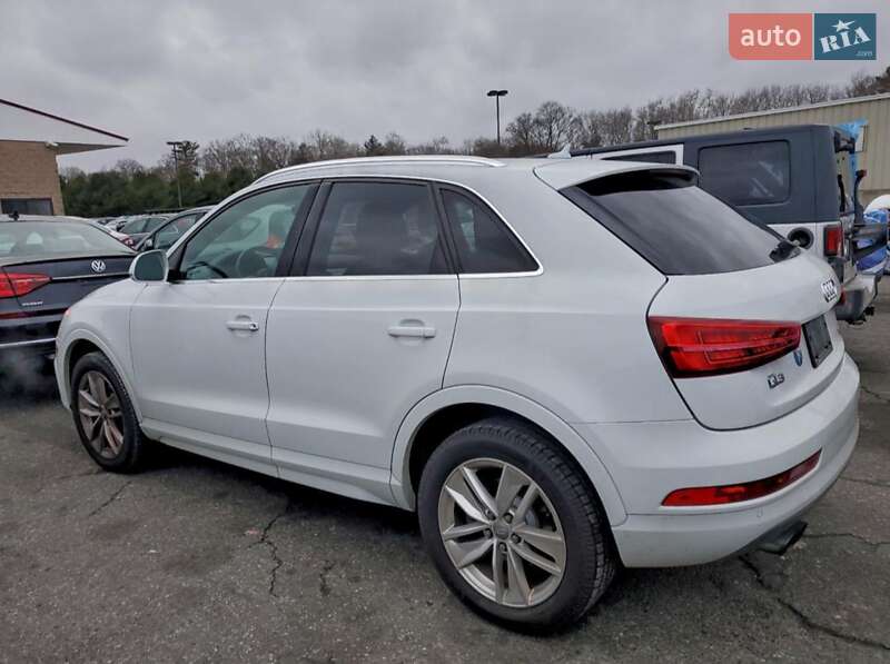 Внедорожник / Кроссовер Audi Q3 2016 в Львове