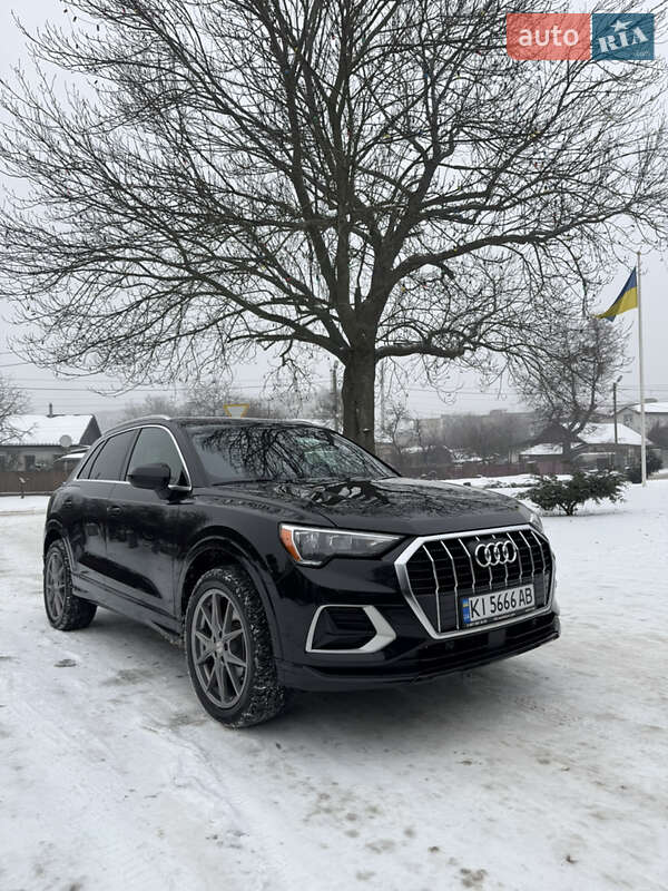 Внедорожник / Кроссовер Audi Q3 2020 в Фастове