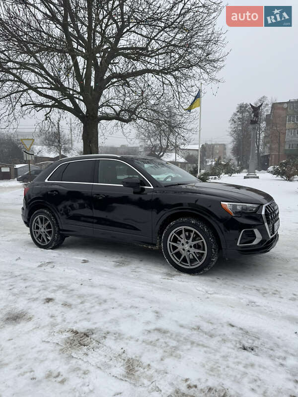 Внедорожник / Кроссовер Audi Q3 2020 в Фастове