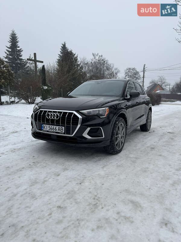 Внедорожник / Кроссовер Audi Q3 2020 в Фастове