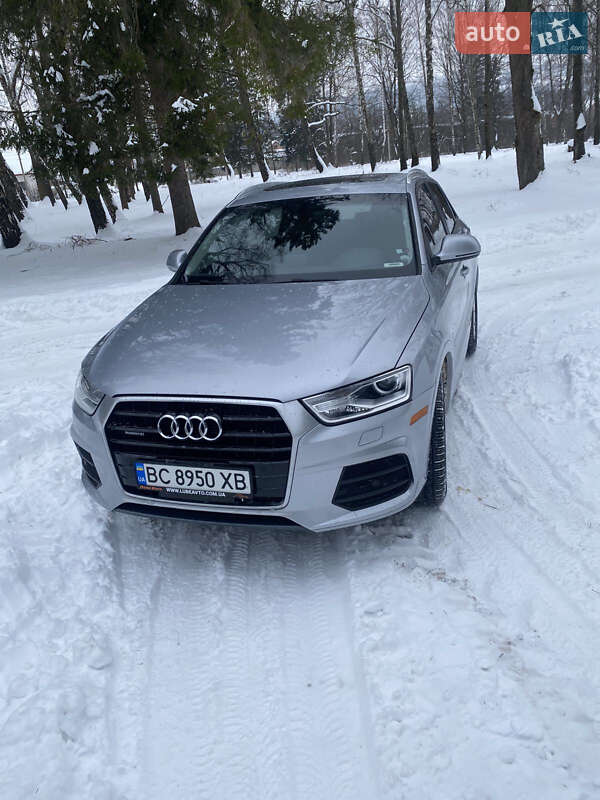 Внедорожник / Кроссовер Audi Q3 2016 в Ужгороде