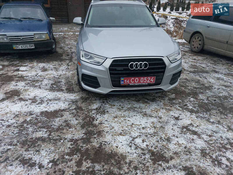 Внедорожник / Кроссовер Audi Q3 2016 в Ужгороде