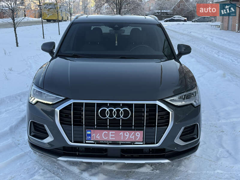 Внедорожник / Кроссовер Audi Q3 2019 в Киеве