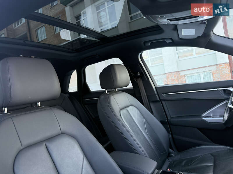 Внедорожник / Кроссовер Audi Q3 2019 в Киеве