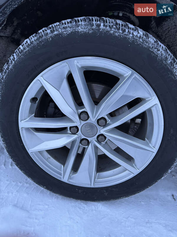 Внедорожник / Кроссовер Audi Q3 2017 в Умани