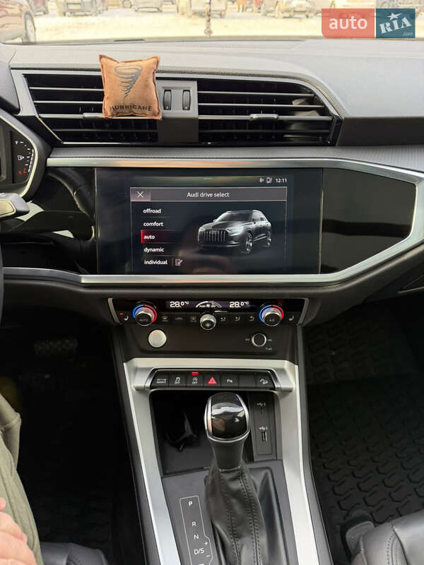 Внедорожник / Кроссовер Audi Q3 2020 в Львове