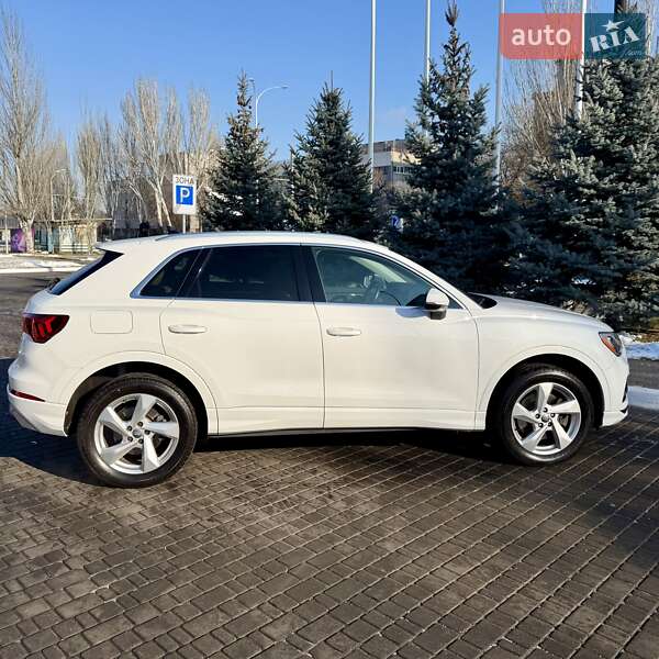 Внедорожник / Кроссовер Audi Q3 2019 в Одессе