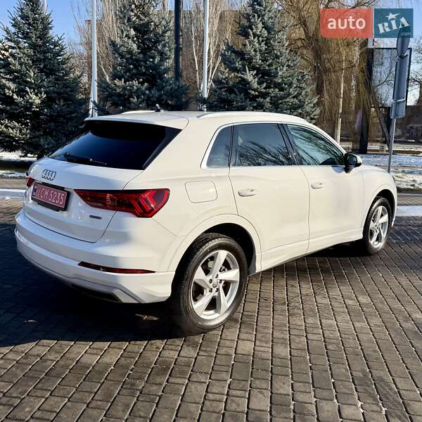 Внедорожник / Кроссовер Audi Q3 2019 в Одессе
