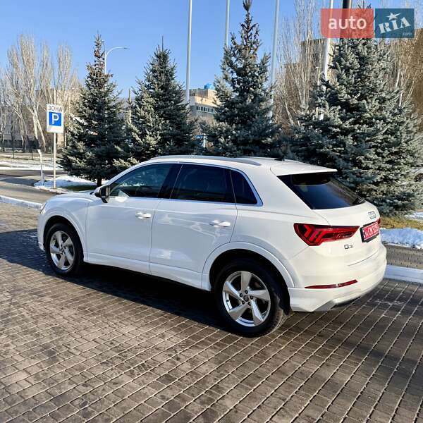 Внедорожник / Кроссовер Audi Q3 2019 в Одессе