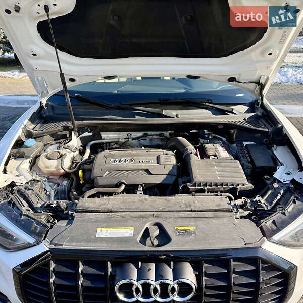 Внедорожник / Кроссовер Audi Q3 2019 в Одессе