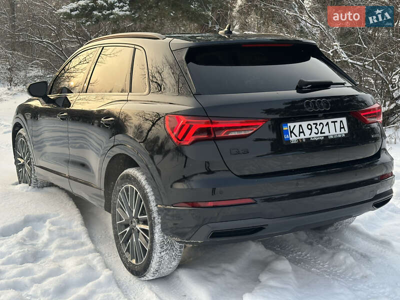 Внедорожник / Кроссовер Audi Q3 2023 в Киеве