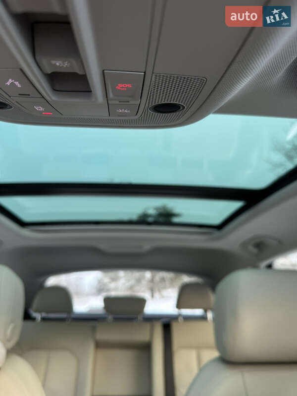 Внедорожник / Кроссовер Audi Q3 2023 в Киеве