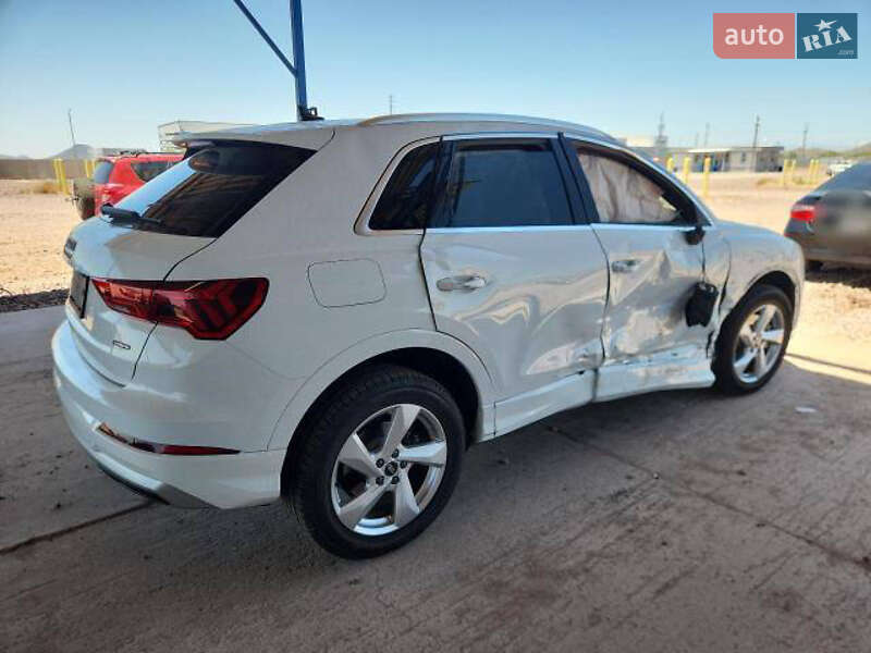 Внедорожник / Кроссовер Audi Q3 2021 в Львове